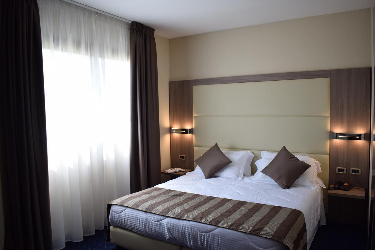 Roma Domus Hotel Ponzano Romano ภายนอก รูปภาพ