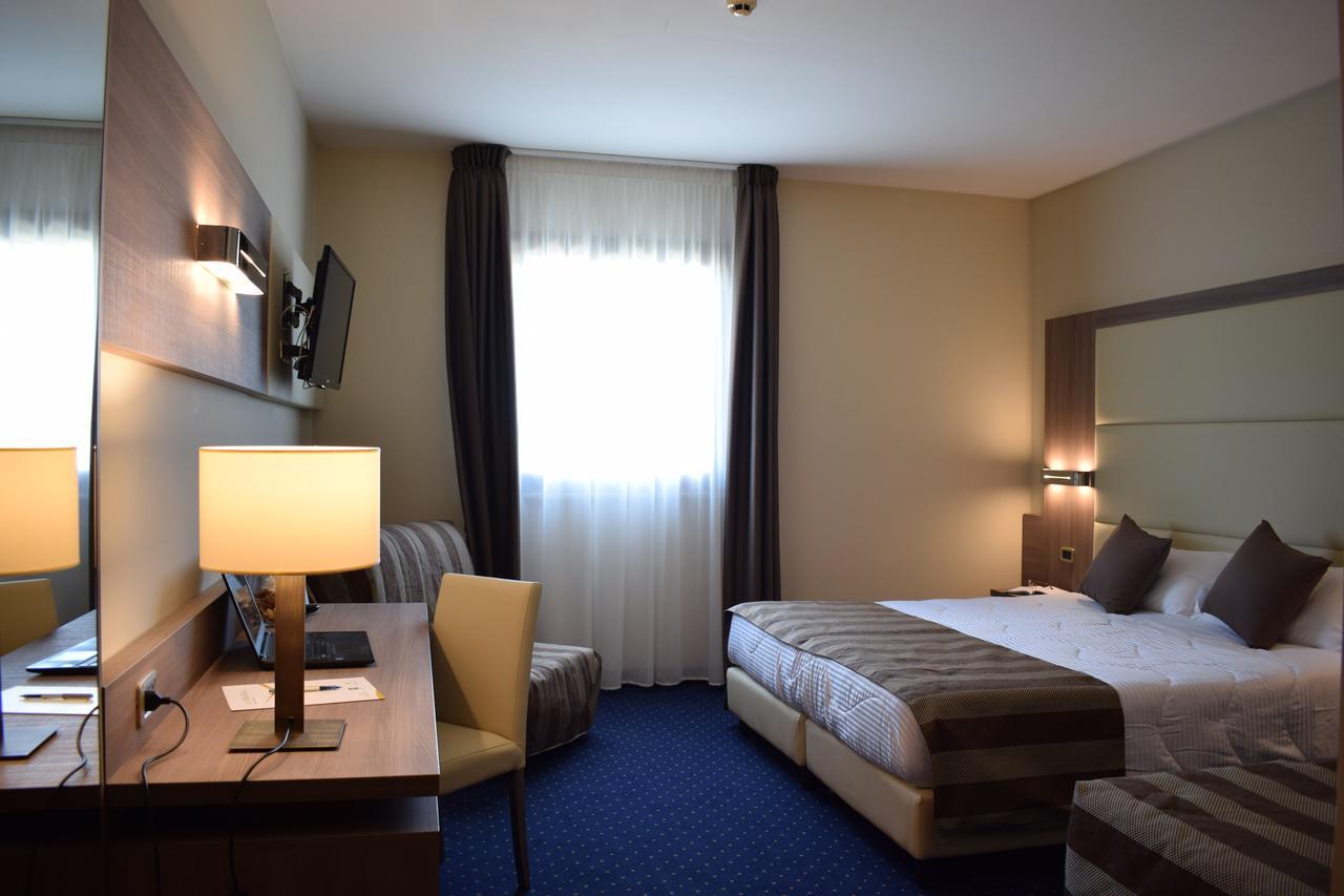 Roma Domus Hotel Ponzano Romano ภายนอก รูปภาพ